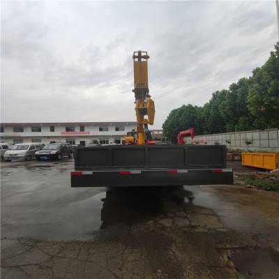 牽引型雙橋平板簡易吊車 拖拉機平板隨車吊與運輸平板起重機價格解析