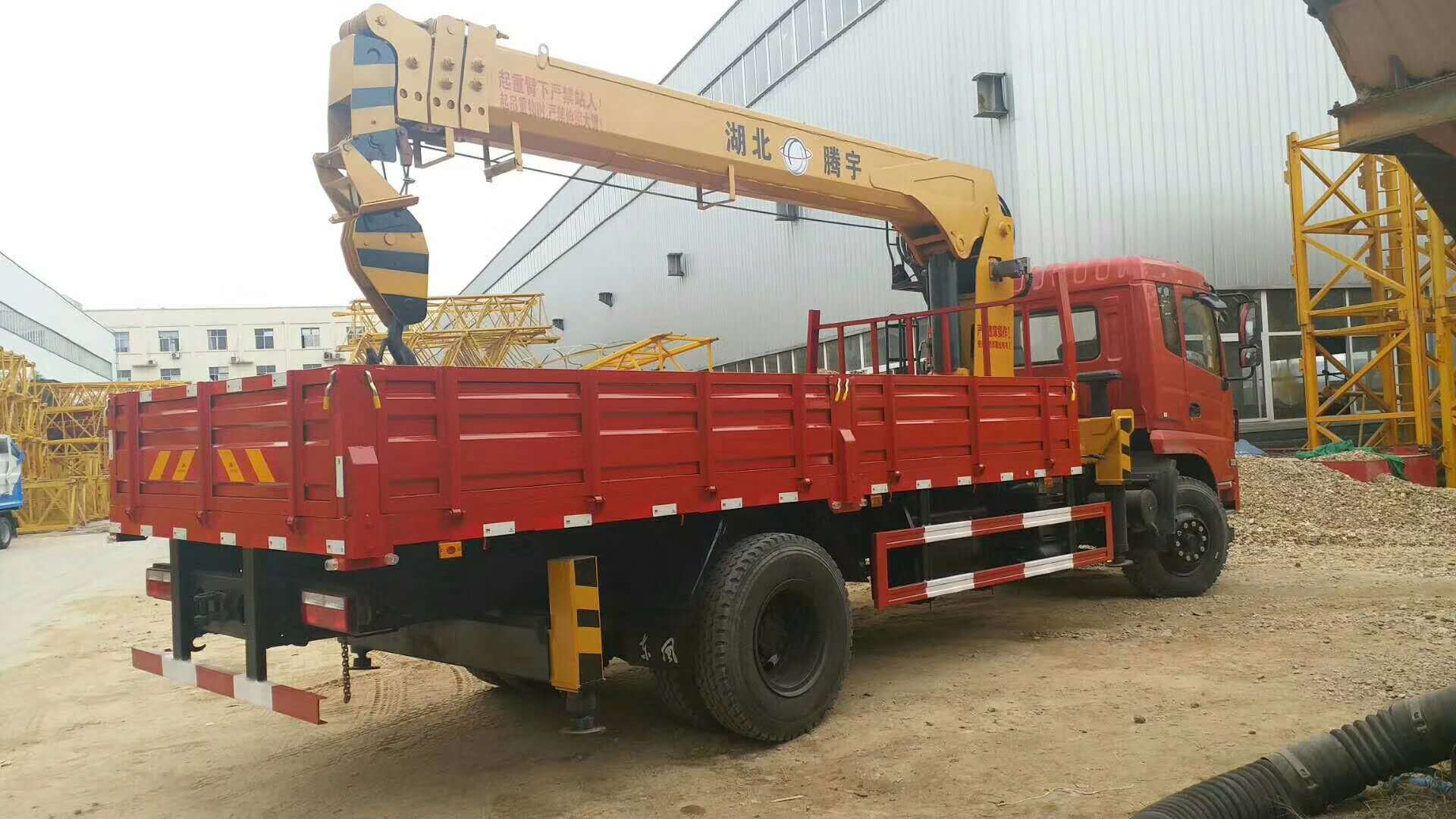 安徽江淮單橋隨車吊 濰柴160馬力與徐工8噸吊機的卓越組合